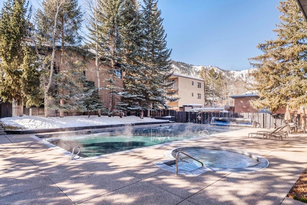 Chateau Roaring Fork Unit 22, Spacious Condo With Beautiful River Views, 4 Blocks To Town Aspen Esterno foto